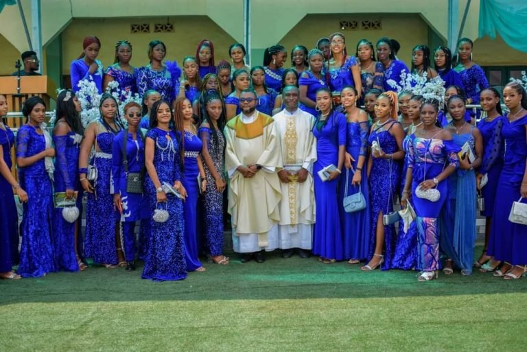On Sunday, 21st November, 2021 we formally bade farewell to our former School Manager, Rev. Fr. Tochukwu Ibe, our retired Vice Principal, Mrs. Felicia Adibe, the former School Seminarian, Mr. Jideofor Bonaventure and our latest graduands, the Class of 2021